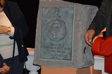 Telde rinde homenaje a Luis López Sosa con el descubrimiento de una placa en el mirador de Clavellinas/TA y FJS Fotografía.